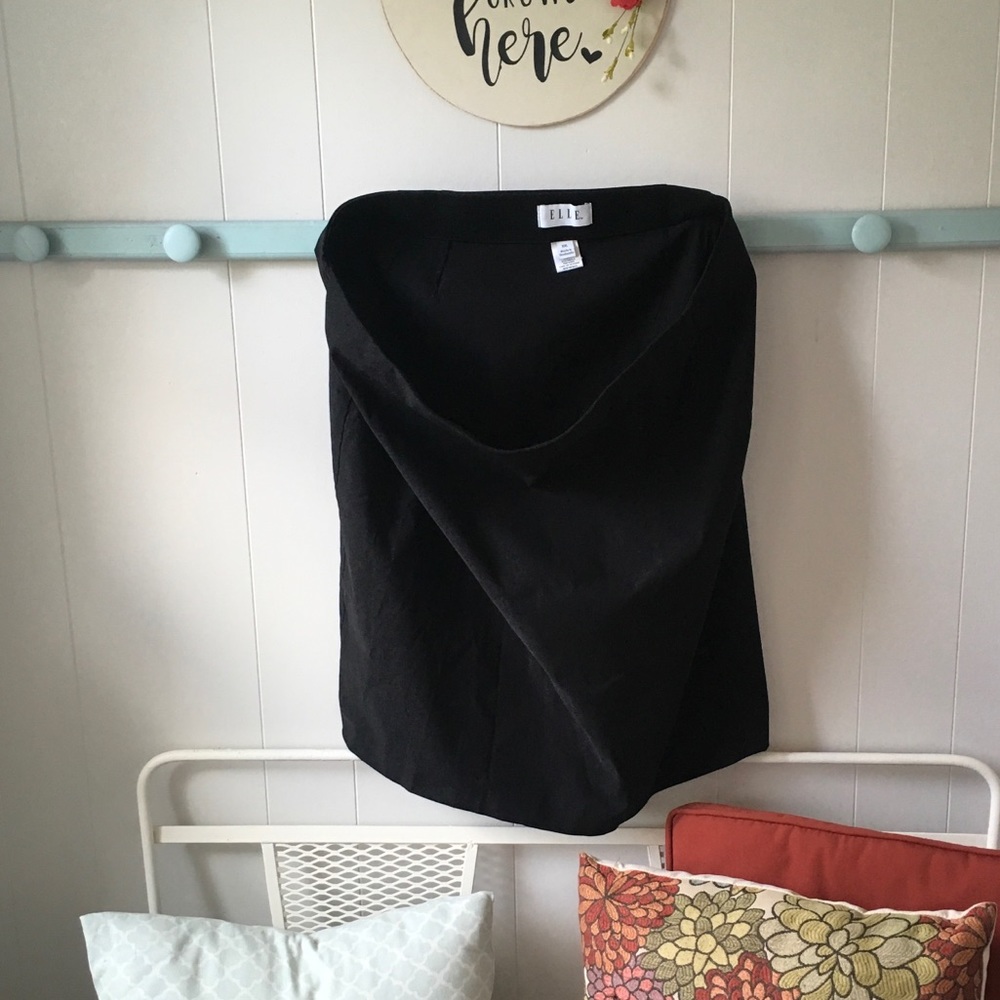Black ELLE pencil skirt
